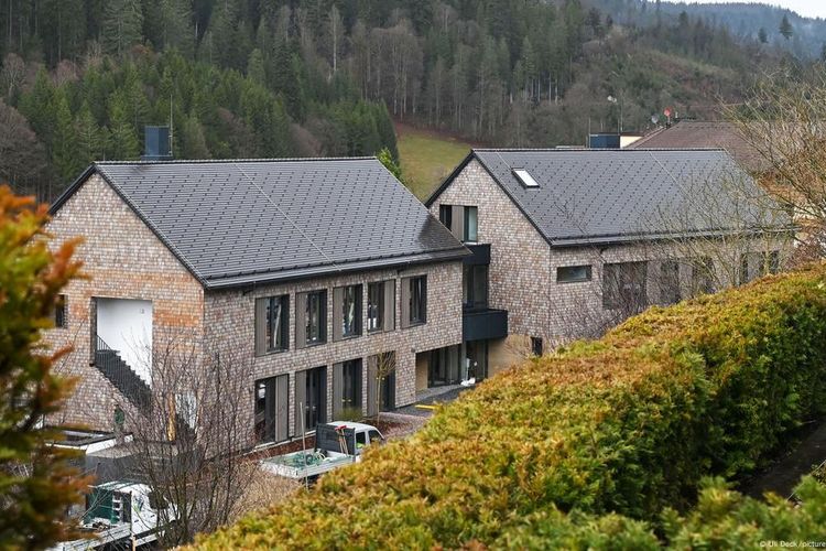 Hotel Traube Tonbach setelah kebakaran.