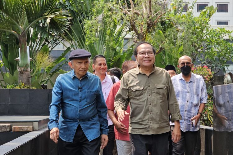 Pendiri Partai Ummat Amien Rais dan mantan Menteri Koordinator bidang Perekonomian Rizal Ramli mendatangi gedung Merah Putih Komisi Pemberantasan Korupsi (KPK), Jakarta Selatan, Senin (21/8/2023).