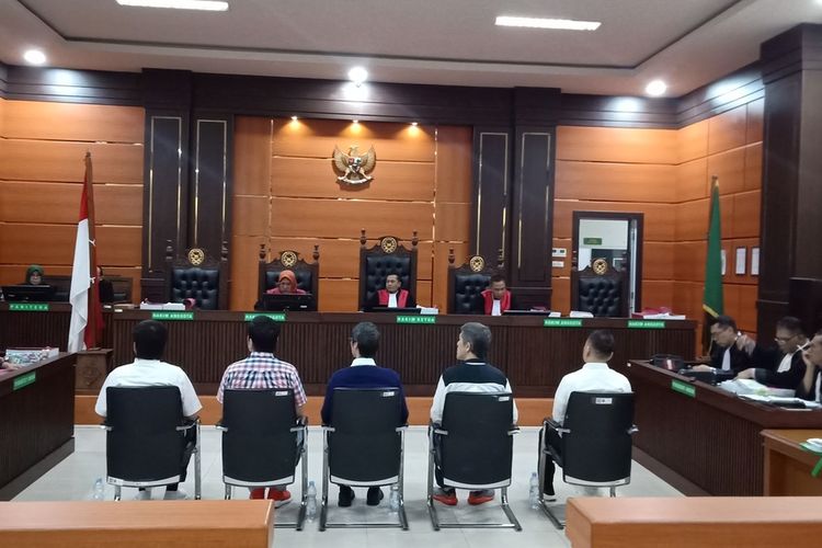 Lima orang investor pengerjaan proyek pembanguna RSUD Pasbar bersaksi di PN Tipikor Padang, Jumat (14/7/2023) malam
