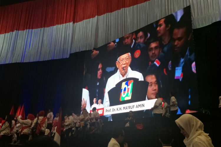 Calon wakil presiden nomor urut 01 Maruf Amin menutup pidato kebangsaan Jokowi di Sentul, Minggu (24/2/2019). 