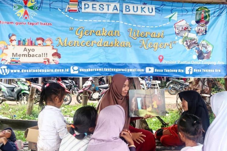 Staf Khusus Presiden RI, Adamas Belva Syah Devara menerima 5 poin rekomendasi dari Kelompok Kerja (Pokja) Literasi Provinsi Kalimantan Utara (Kaltara) pada pada Sabtu, 18 Januari 2020 saat hadir sebagai pembicara utama  Kemah Literasi Kaltara 2020.

