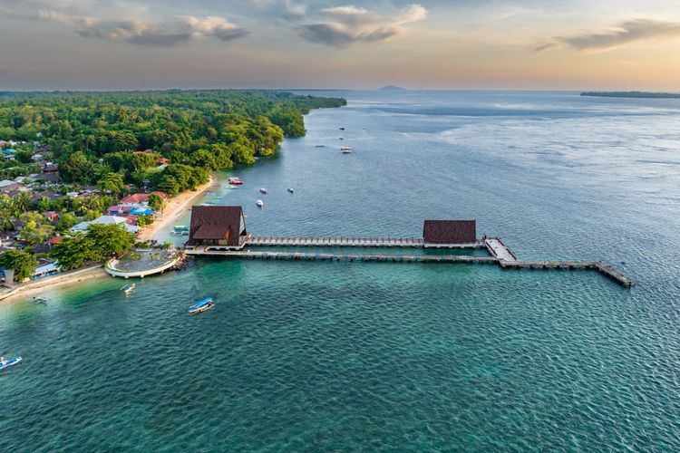 Kementerian PUPR telah menyelesaikan Penataan Kawasan Pantai Malalayang dan Ecotourism Village Bunaken di Provinsi Sulawesi Utara.