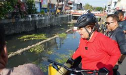 Pantau Wilayah dengan Bersepeda, Mbak Ita Telusuri Kali Semarang hingga Kawasan Pecinan