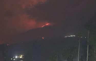 Api yang membakar hutan di Gunung Merbabu terus meluas hingga 400 hektare, Jumat (28/10/2023)