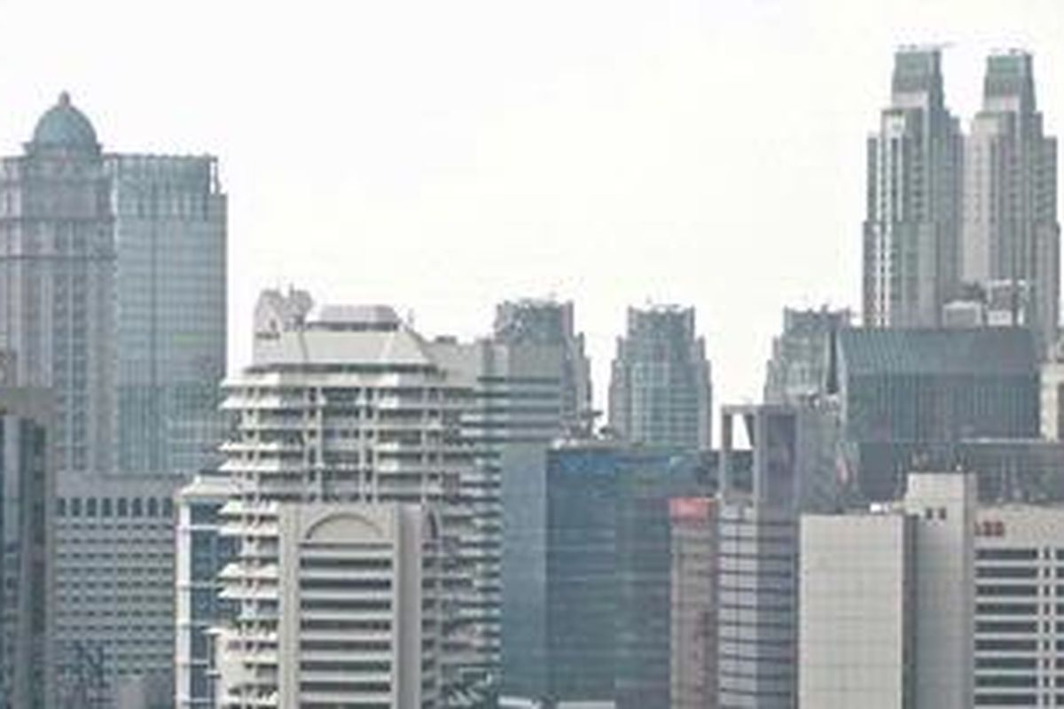 Ilustrasi: pembangunan gedung perkantoran, apartemen, dan pertokoan yang dianggap salah satu indikator kemajuan perekonomian Indonesia