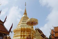 Pagoda Berlapis Emas yang Berkilauan di Chiang Mai