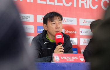 Timnas Indonesia meraih banyak prestasi dan mencetak sejumlah rekor selama dilatih Shin Tae-yong. Pelatih timnas Indonesia Shin Tae-yong berbicara dalam sesi konferensi pers resmi pada Jumat (20/12/2024) jelang laga Piala AFF 2024 Indonesia vs Filipina tersaji di Stadion Manahan Solo, Jawa Tengah (Jateng), pada Sabtu (21/12/2024).