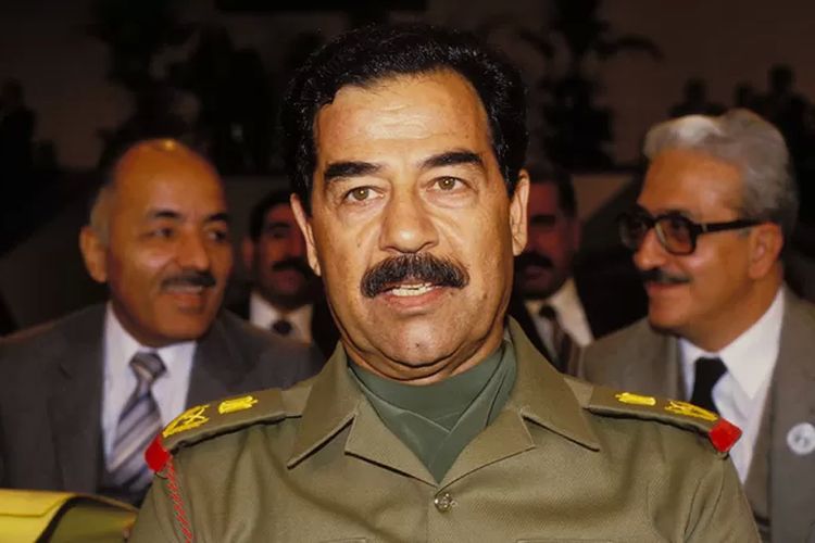 Saddam Hussein menjadi Presiden Irak sejak 1979 sampai digulingkan pada 2003.