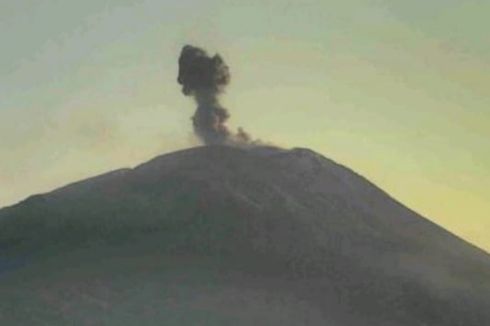 Gunung Ile Lewotolok NTT Kembali Meletus Pagi Ini, Semburkan Asap Tebal
