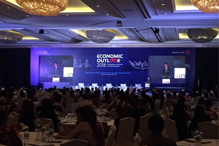 Acara Economic Outlook 2018 yang diselenggarakan UOB Indonesia di hotel Shangri-La, Jakarta Pusat, Selasa (14/11/2017). UOB memprediksi tingkat pertumbuhan ekonomi tahun 2018 mencapai 5,3 persen. 