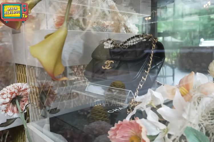 Seserahan lamaran El Rumi dan Syifa Hadju.