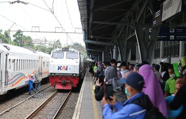 Ilustrasi kereta api.