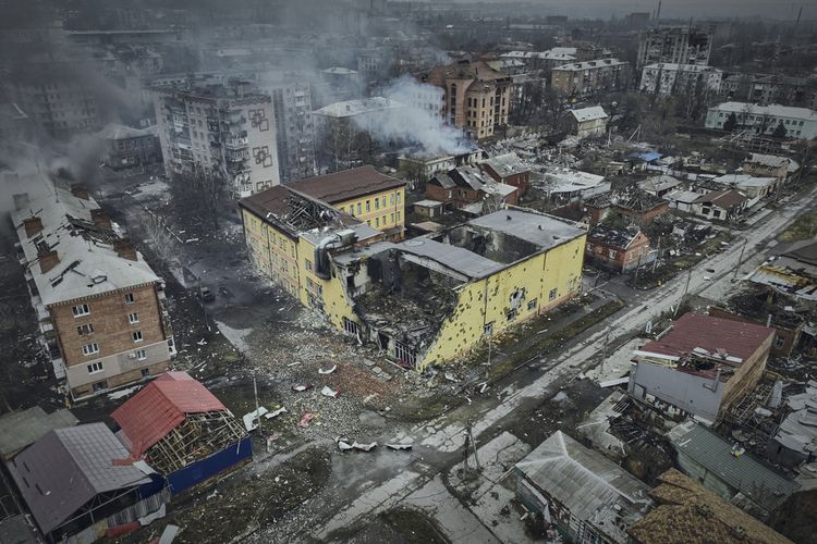 Pemandangan udara Bakhmut, tempat pertempuran sengit antara pasukan Ukraina dan pasukan Rusia di wilayah Donetsk, Minggu (26/3/2023).