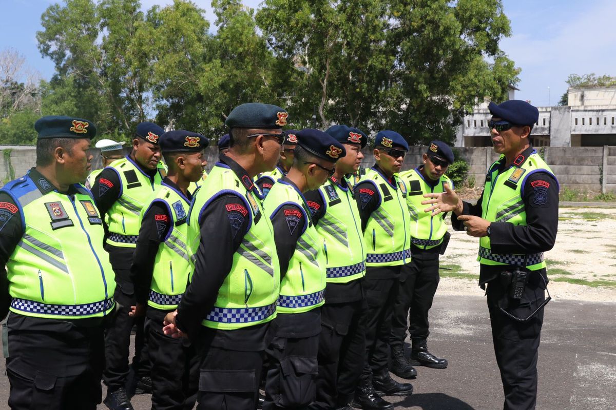 Pasukan Brimob Polda Bali dari Unit Wanteror yang terlibat dalam pengamanan perayaaan malam tahun baru di Kawasan Garuda Wisnu Kencana, Badung, Bali, pada (31/12/2023). /Dok.Humas Polda Bali