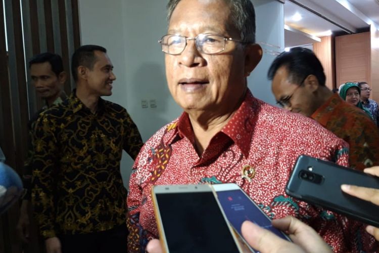 Menteri Koordinator Bidang Perekonomian Darmin Nasution di kantor Kementerian Koordinator Bidang Perekonomian, Jakarta, Selasa (22/1/2019).