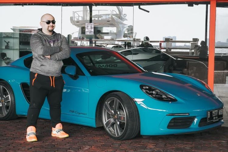 Emmanuel Alvino, pemilik Porsche yang ditabrak truk di Karawang.
