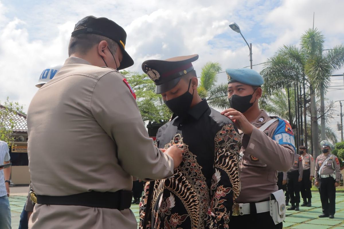 Oknum anggota Kepolisian Polres Purworejo yang bertugas di Polsek Loano atas nama Aipda AL (inisial) akhirnya diberhentikan dengan tidak hormat
