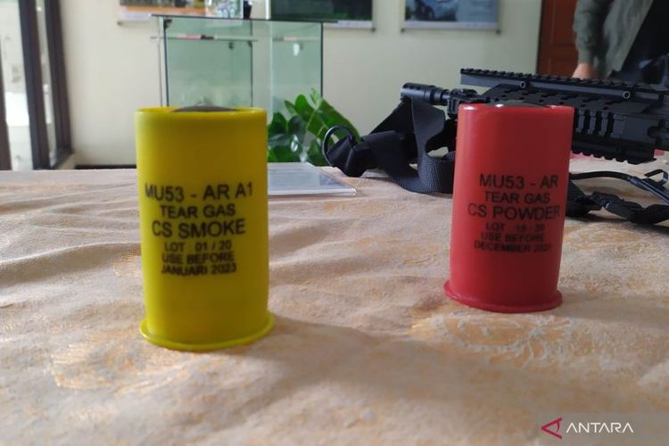 Gas air mata produksi PT Pindad Persero.