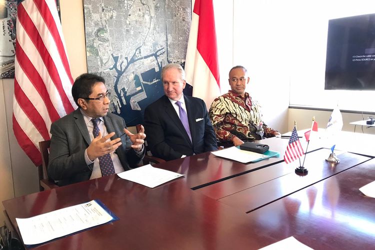 Direktur utama IPC Evelyn G. Masaya bersama Direktur Eksekutif Port of Los Angeles Eugena 