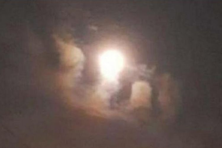 Awan yang disebut menyerupai lafaz Allah terlihat di pertengahan Ramadhan 2020