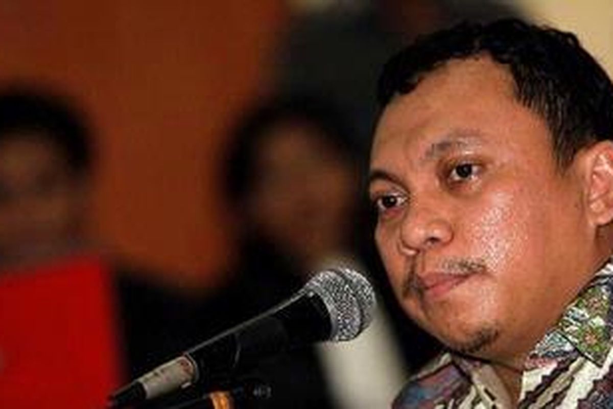 Gayus Halomoan Tambunan memberikan keterangan saat menjadi saksi pada sidang dengan terdakwa AKP Sri Sumartini di Pengadilan Negeri Jakarta Selatan, Selasa (3/8/2010).