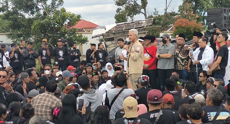 Hari Pencoblosan Makin Dekat, Ganjar Minta Bantuan pada Para Relawan di Madiun