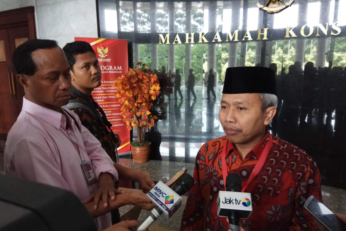 Direktur Jenderal Penyelenggaraan Haji dan Umroh (Dirjen PHU) Kementerian Agama, Nizar Ali, ditemui usai sidang uji materi terkait aturan ketentuan Pengelolaan Keuangan Haji. Sidang digelar di Mahkamah Konstitusi, Jakarta, Selasa (26/9/2017).,