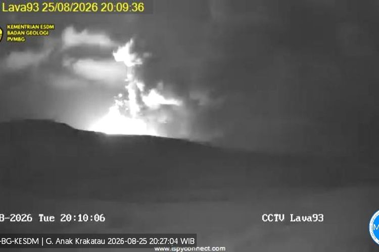 Gunung Anak Krakatau Alami 8 Kali Erupsi hingga Selasa Malam