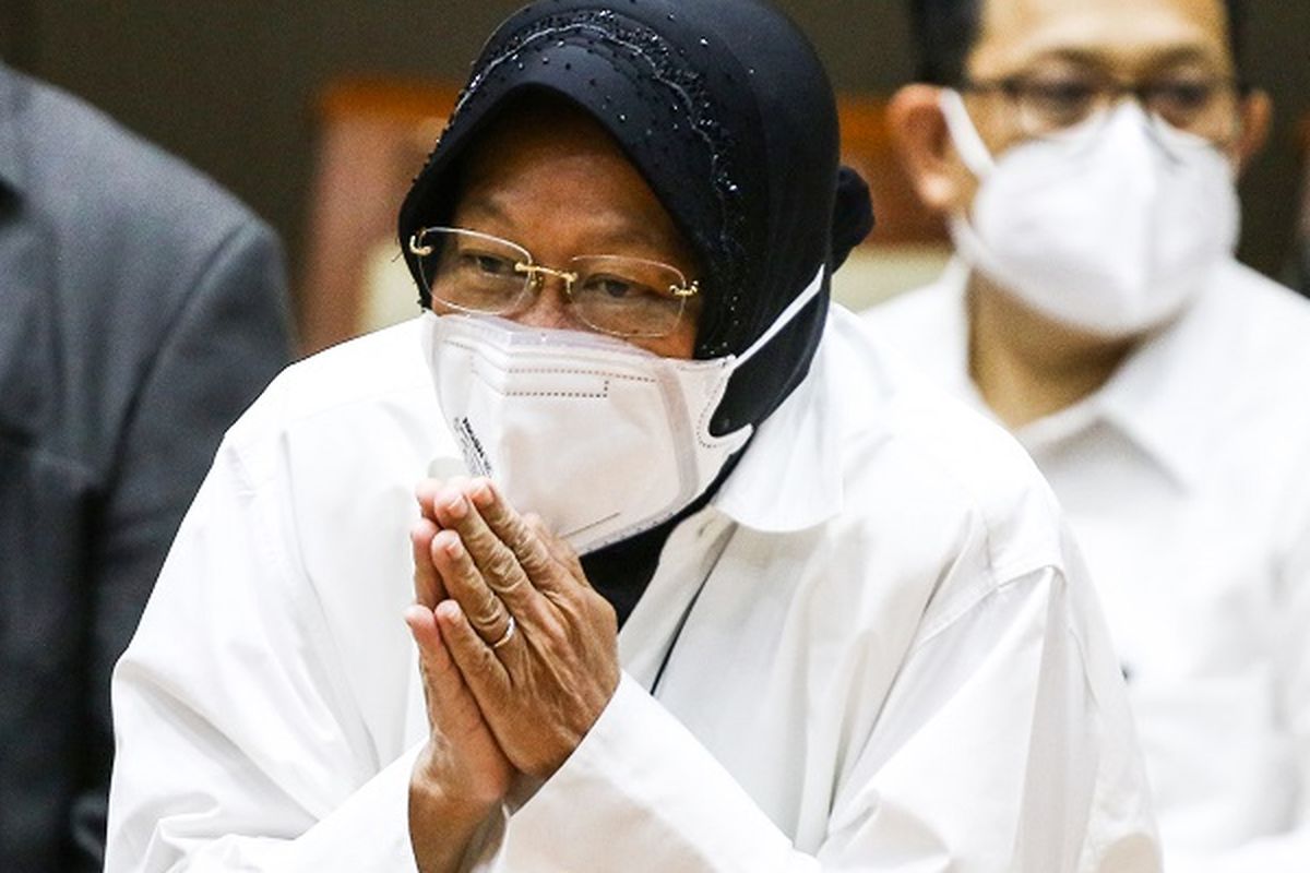 Social Affairs Minister Tri Rismaharini makes hand gestures symbolizing respect during a meeting with the House of Representatives in Jakarta on Wednesday, January 13, 2021. 