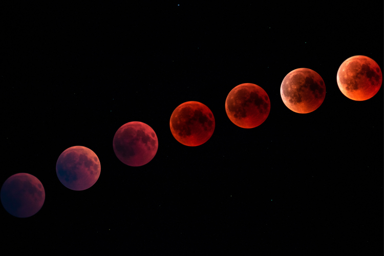 Ilustrasi fenomena blood moon atau gerhana bulan total pada 7 September 2025