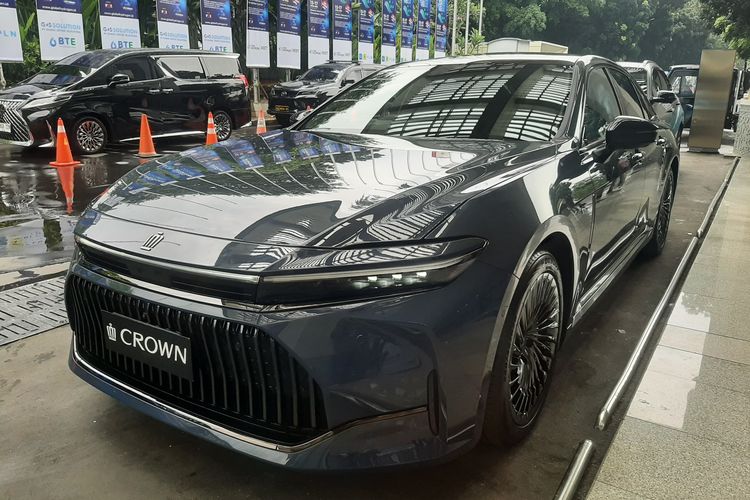 Spesifikasi Toyota Crown FCEV yang Sempat Dijajal Bahlil