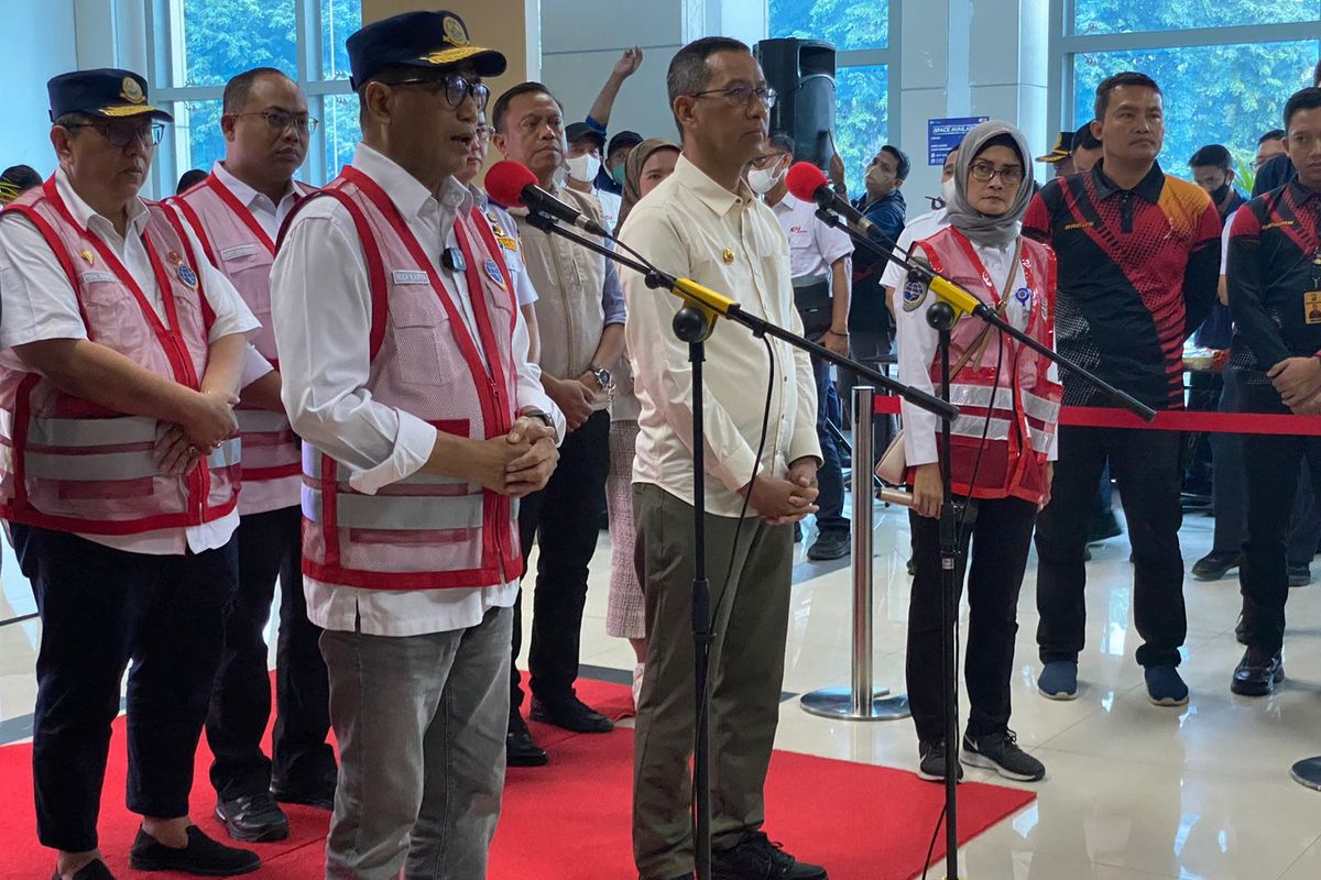 Menteri Perhubungan (Menhub) Budi Karya Sumadi di Stasiun BNI City, Jakarta, Minggu (28/5/2023).