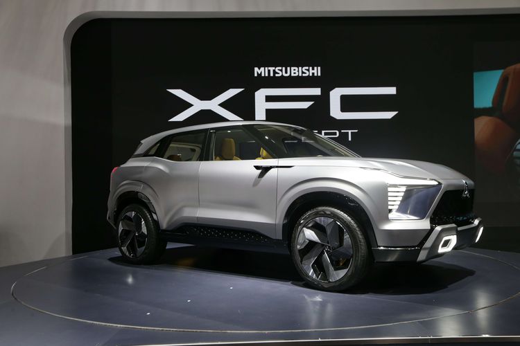 Foto stok: Mitsubishi XFC Concept
