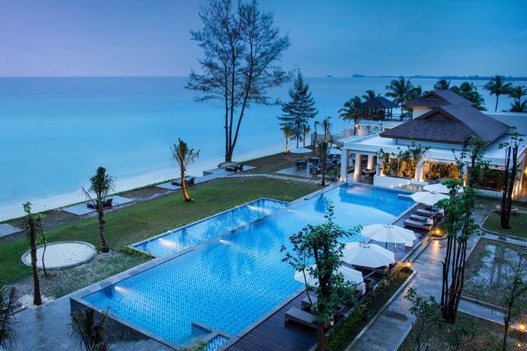 Hotel Santika Premier Bangka Belitung. Santika Online Travel Fair 2022 memberi promo kamar hotel di berbagai daerah di Indonesia.