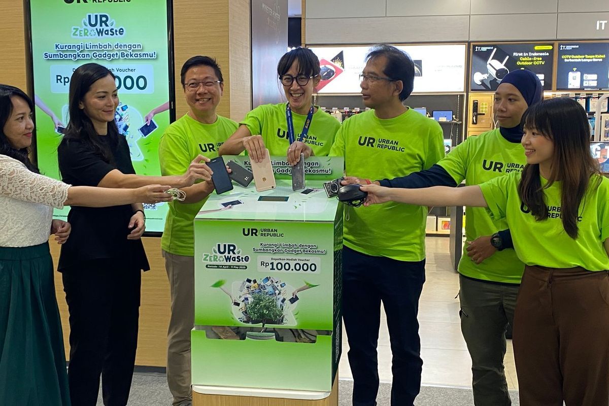 Masyarakat kini bisa menyumbangkan gadget bekas ke gadget box di gerai-gerai Urban Republic. 