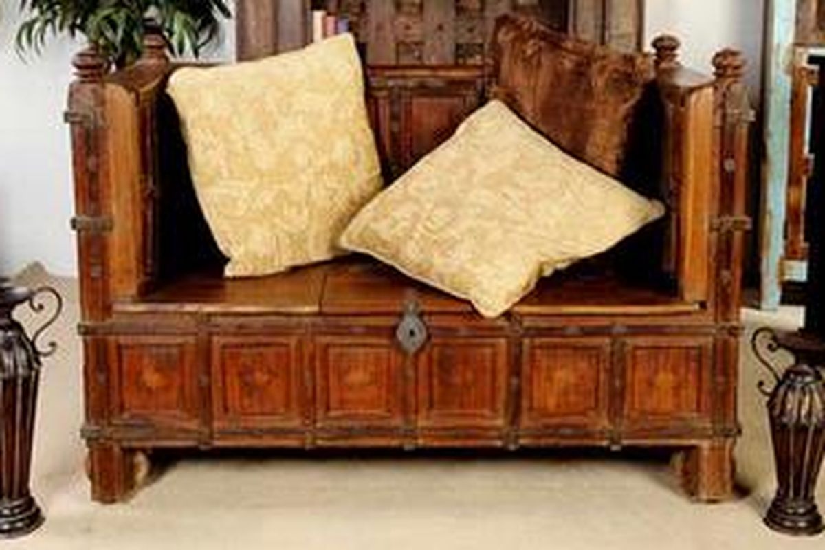 Eklektik juga menjadi simbol romantisme dalam arsitektur karena di dalamnya terdapat beragam detail yang penuh cerita sejarah. Maksimalis, begitulah kata lain untuk eklektik.