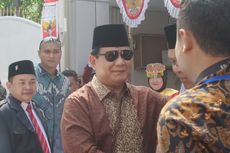 Prabowo Puji Mahasiswa yang Pingsan Saat Upacara HUT RI di UBK