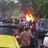 Keluarkan Asap di Jalan, BMW Tiba-tiba Terbakar di Sampang, Diduga Korsleting