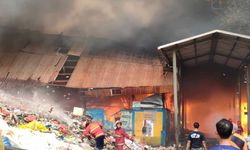 Dikhawatirkan Ganggu Penerbangan, Pemkot Tangerang Terjunkan 450 Personel Padamkan TPA Rawa Kucing