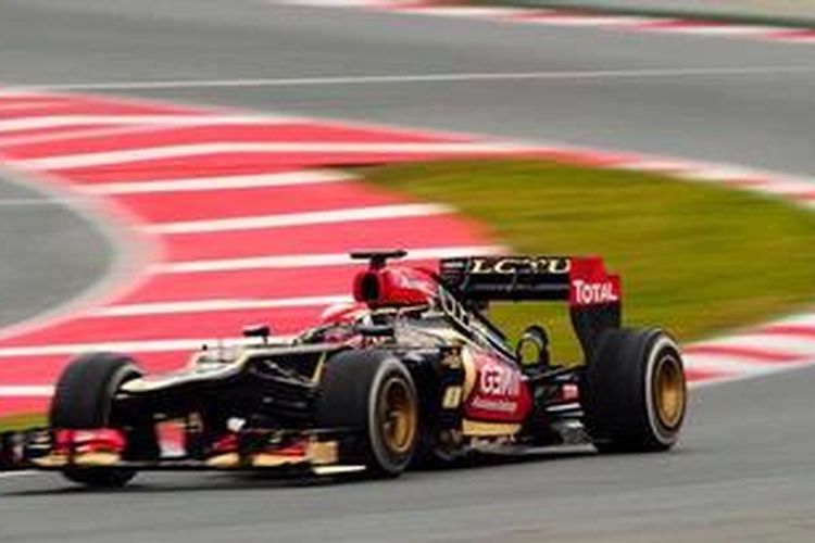 Pebalap Lotus, Romain Grosjean, menjadi tercepat pada hari kedua uji coba resmi terakhir pra-musim F1 2013 di Barcelona, Jumat (1/3/2013).