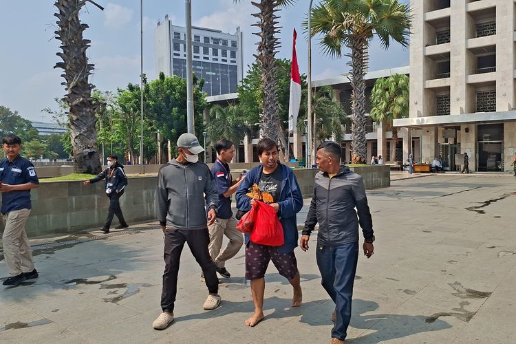 Jemaah Keluhkan PPKS Tidur, Berjualan, hingga Masak di Istiqlal, 63 Orang Ditertibkan