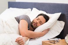 Tidur dengan Lebih dari Satu Bantal, Apa Dampaknya untuk Tubuh?