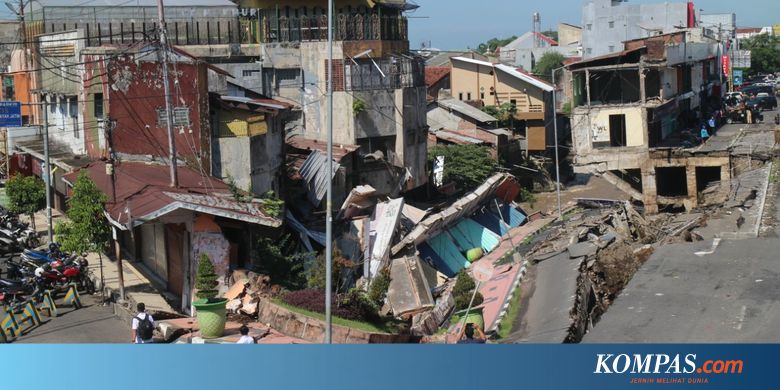 4 Fakta Kompleks Pertokoan di Jember Ambruk, Diduga Fondasi Terkikis Aliran Sungai hingga Pemkab Dianggap Lalai