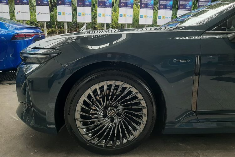 Toyota Crown FCEV