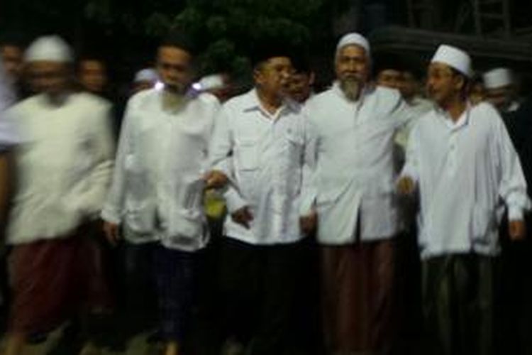 Jusuf Kalla saat bersilatirahim ke Pondok Pesantren Sidogiri, di Kecamatan Kraton, Kabupaten Pasuruan, Jawa Timur, Senin (16/6/2014).