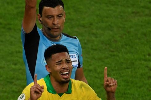 Video, Gabriel Jesus Pukul Alat VAR Usai Dikartu Merah Lawan Peru