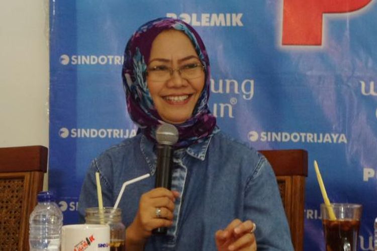 Peneliti Senior Lembaga Ilmu Pengetahuan Indonesia (LIPI) Siti Zuhro dalam acara diskusi di bilangan Cikini, Jakarta, Sabtu (30/7/2016)