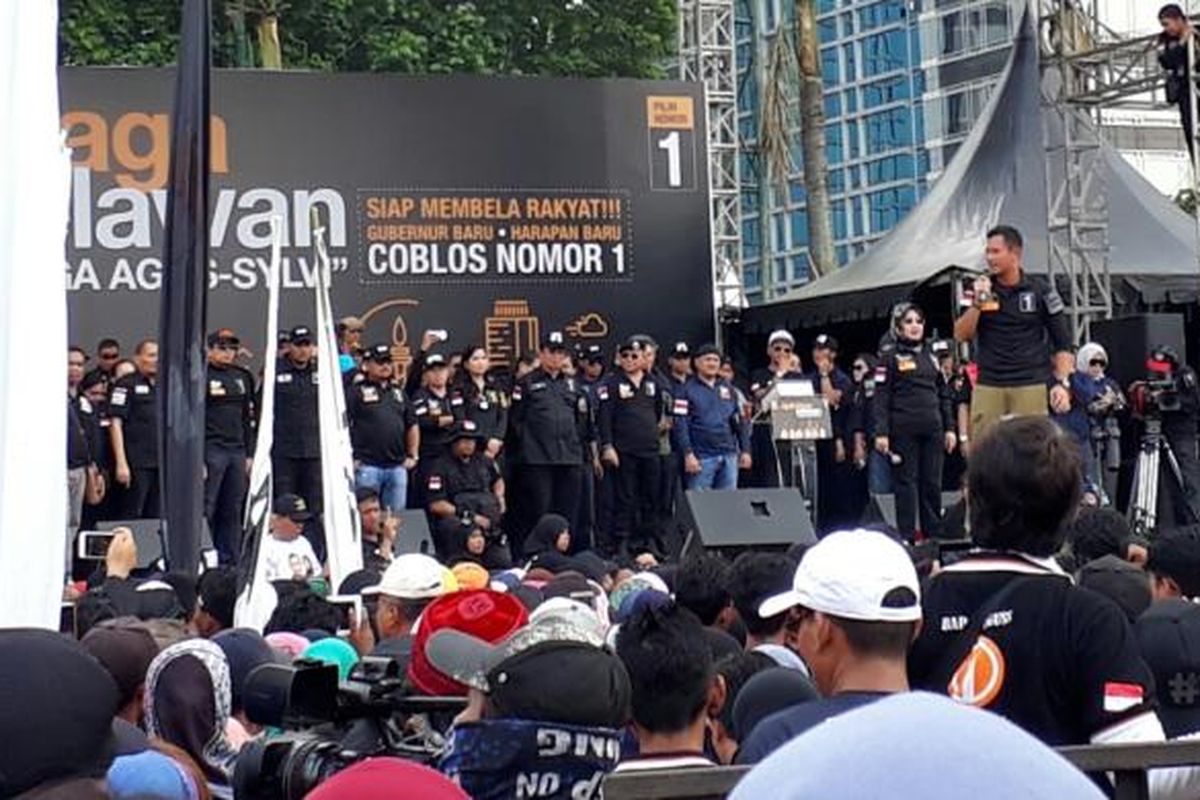 Calon gubernur DKI Agus Harimurti Yudhoyono di acara apel siaga di Gelora Bung Karno, Jakarta Selatan, Sabtu (21/1/2017).