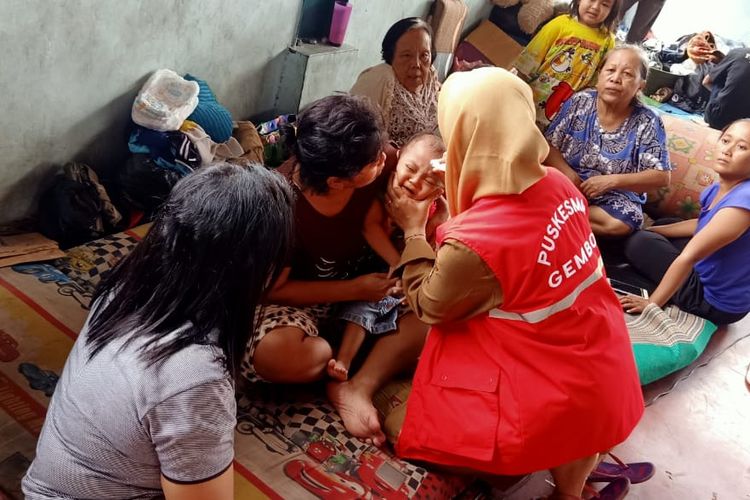 Petugas Kesehatan dari Dinkes Kota Tangerang, Kamis (6/2/2020)