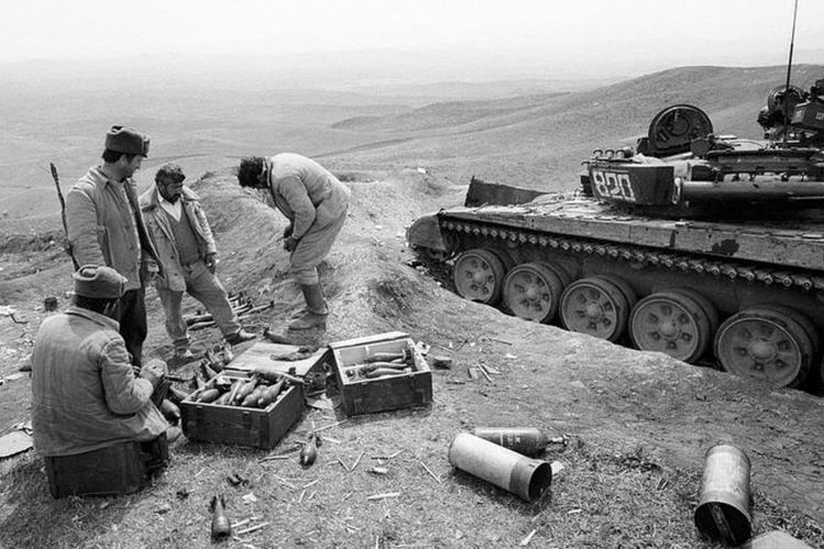Jutaan orang mengungsi akibat perang di Nagorno-Karabakh pada dekade 1990-an.